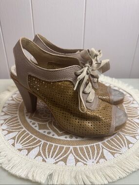 DKODE Women's Lace Up Sling Back HEELS Tan Taupe LEATHER Size 38